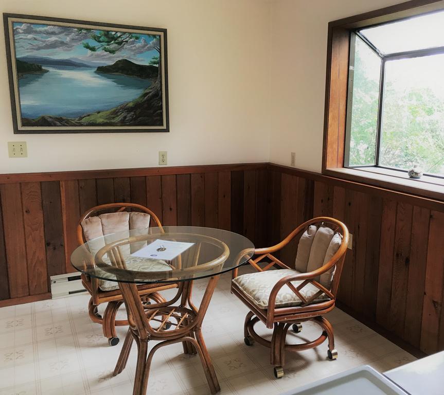 Driftwood Village Cottages Sturdies Bay 외부 사진