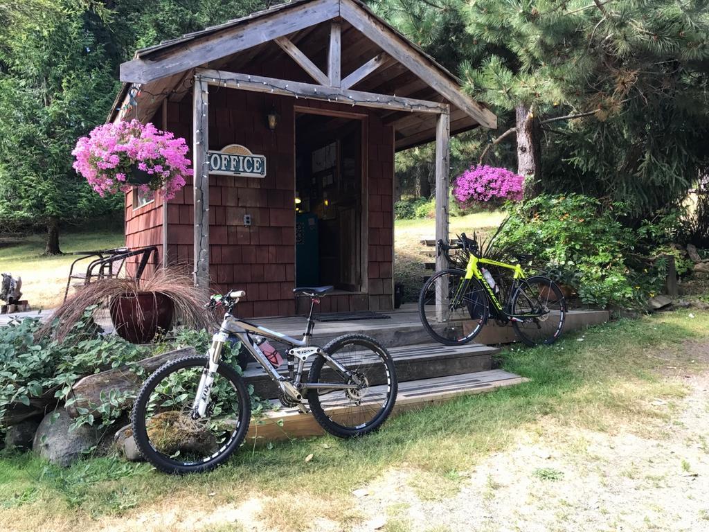Driftwood Village Cottages Sturdies Bay 외부 사진