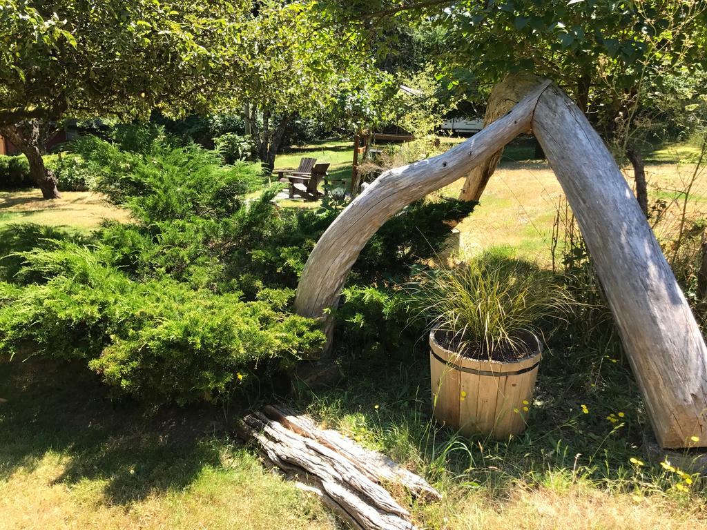 Driftwood Village Cottages Sturdies Bay 외부 사진