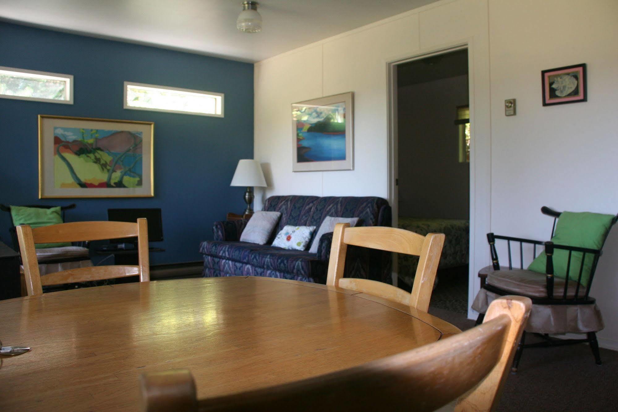 Driftwood Village Cottages Sturdies Bay 외부 사진