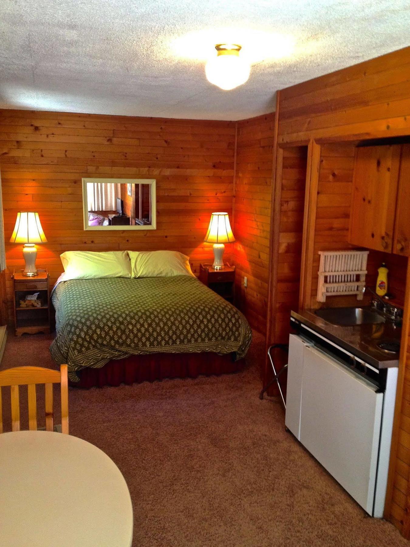 Driftwood Village Cottages Sturdies Bay 외부 사진