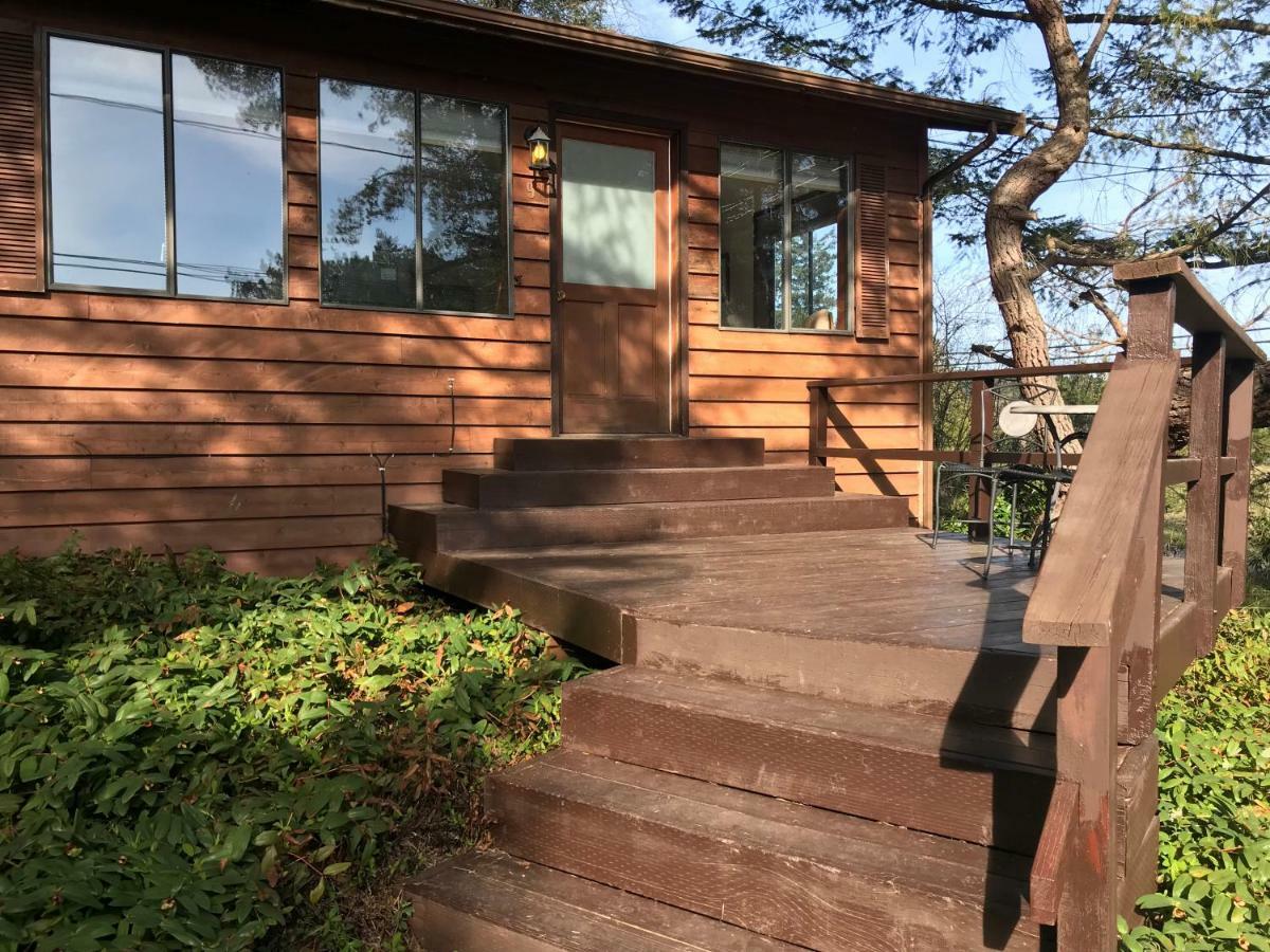 Driftwood Village Cottages Sturdies Bay 외부 사진
